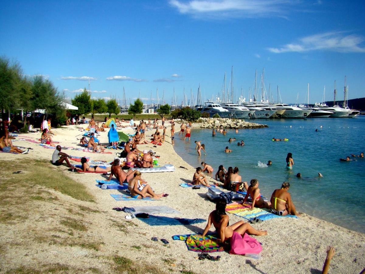 Kike Apartment Kaštela Eksteriør billede